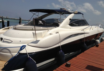 Yates de lujo en renta en Cancun Sunseeker Predator de 58 pies isla mujeres puerto morelos cancun isla blanca punta nizuc