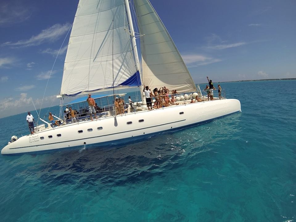 renta de catamaranes en cancun grupos gigantes