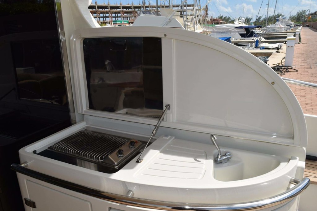 cancun yates en renta azimut grill