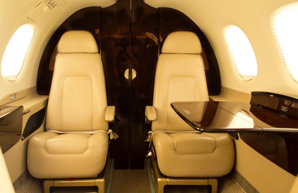 Tour en avión a Palenque TOUR-AÉREO-A-PALENQUE-Y-CASCADA-AGUA-AZUL jet privado
