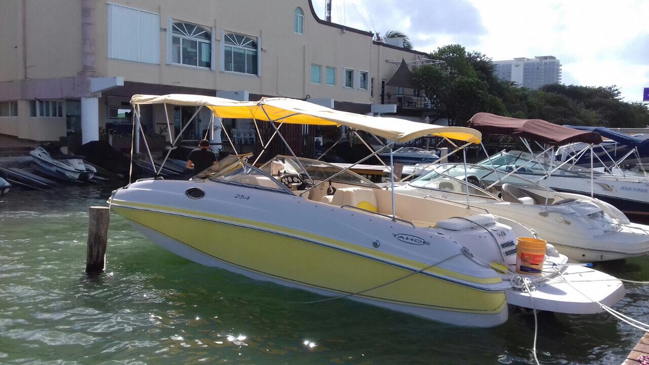 Renta de lanchas de lujo-yates conomicos-ases a isla mujeres economicos-tour de snorkel-el mejor precio-cheap boat rental