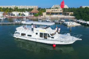 Renta de barco para grupos en Cancun 60 pax