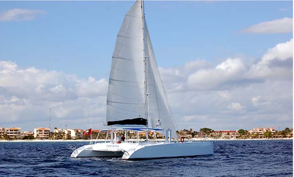 CATAMARAN CHARTER IN PUERTO AVENTURAS 01