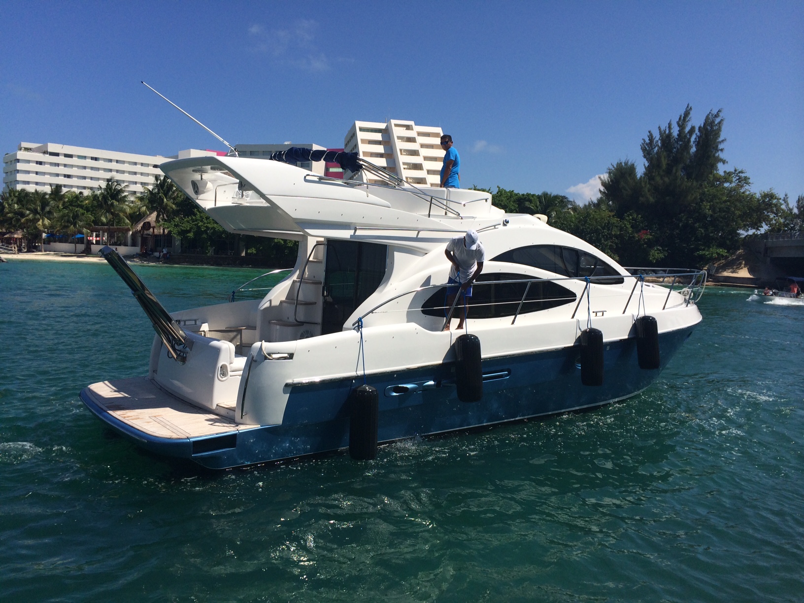 Azimut 43 | renta de yates en cancun Azimut 43 pies renta de yates cancun